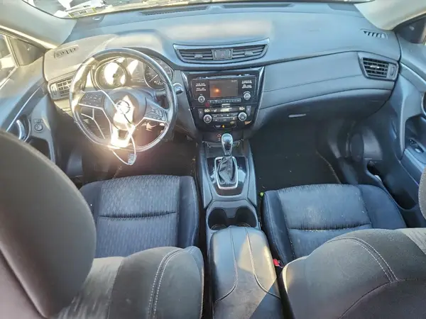 JN8AT2MV8HW255912 2017 NISSAN ROGUE - Image 8