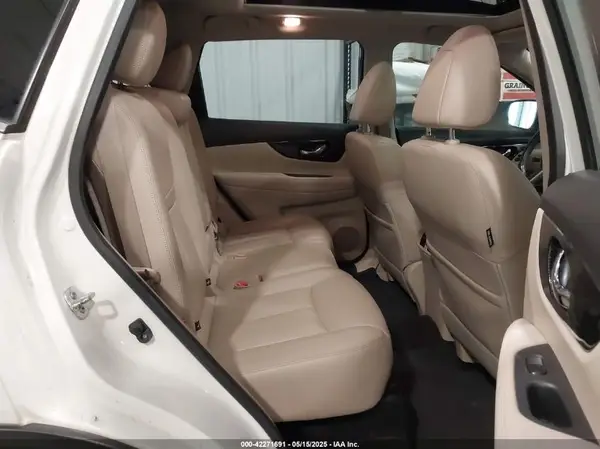 JN8AT2MV8HW256848 2017 NISSAN ROGUE - Image 8