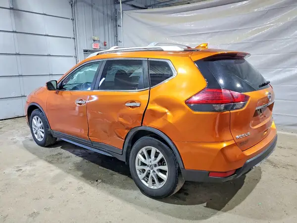 JN8AT2MV8HW260950 2017 NISSAN ROGUE - Image 2