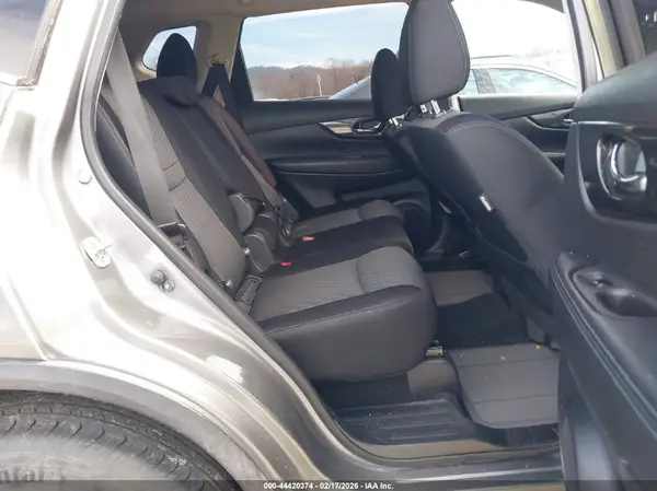 JN8AT2MV8HW262939 2017 NISSAN ROGUE - Image 8