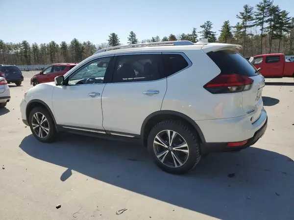 JN8AT2MV8HW263959 2017 NISSAN ROGUE - Image 2
