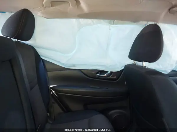 JN8AT2MV8HW264738 2017 NISSAN ROGUE - Image 8