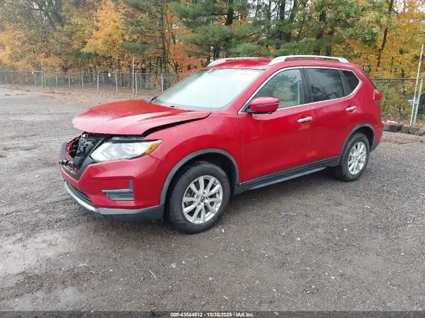 JN8AT2MV8HW268028 2017 NISSAN ROGUE - Image 2