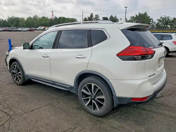 JN8AT2MV8HW270703 2017 NISSAN ROGUE - Image 2