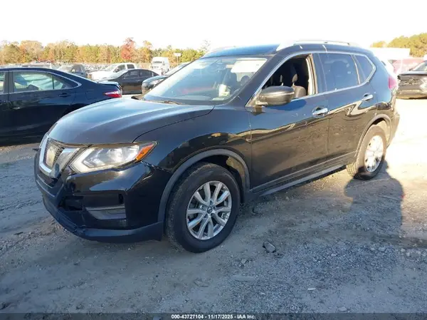 JN8AT2MV8HW270930 2017 NISSAN ROGUE - Image 2