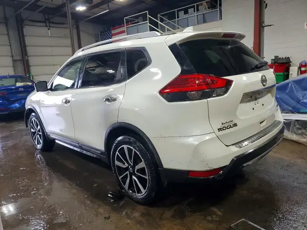 JN8AT2MV8HW271107 2017 NISSAN ROGUE - Image 2