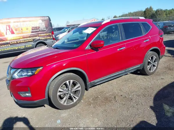 JN8AT2MV8HW272063 2017 NISSAN ROGUE - Image 2
