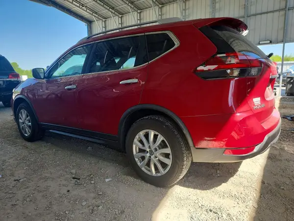 JN8AT2MV8HW272256 2017 NISSAN ROGUE - Image 2