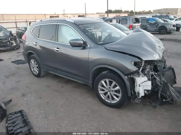 JN8AT2MV8HW272306 2017 NISSAN ROGUE - Image 1