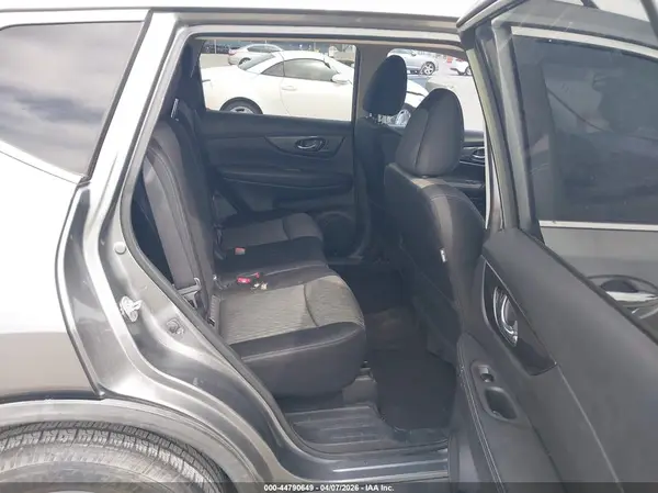 JN8AT2MV8HW273648 2017 NISSAN ROGUE - Image 8