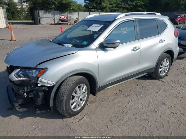JN8AT2MV8HW277702 2017 NISSAN ROGUE - Image 2