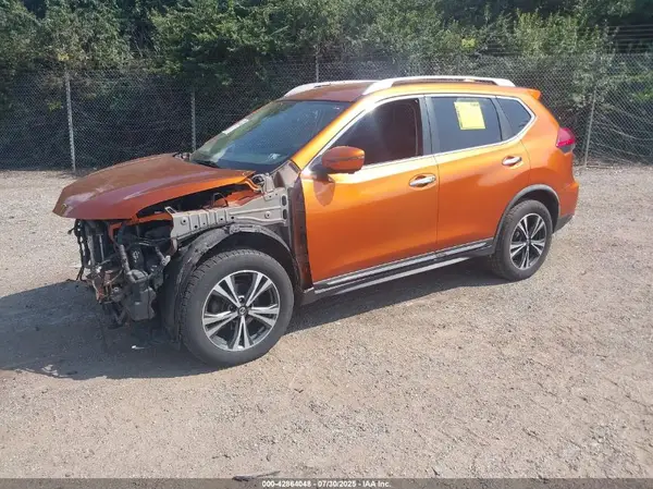 JN8AT2MV8HW278283 2017 NISSAN ROGUE - Image 2