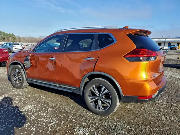 JN8AT2MV8HW279319 2017 NISSAN ROGUE - Image 2