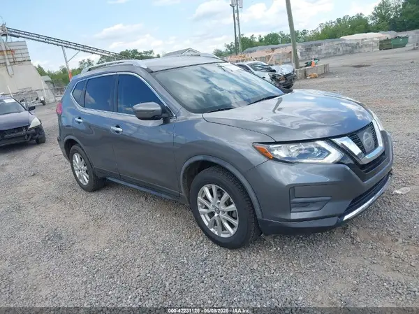 JN8AT2MV8HW279417 2017 NISSAN ROGUE - Image 1
