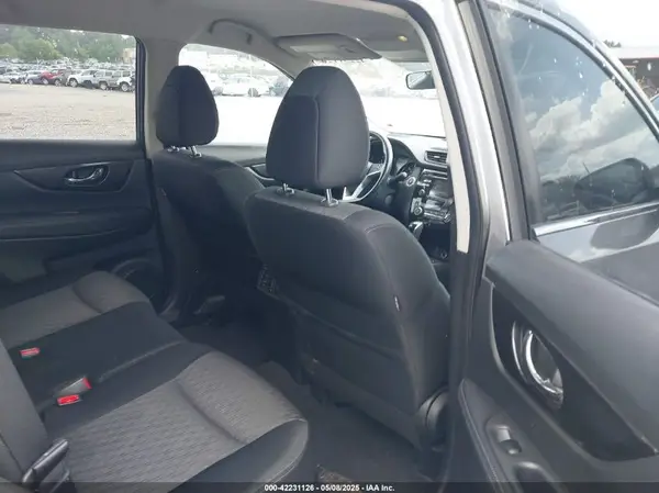 JN8AT2MV8HW279417 2017 NISSAN ROGUE - Image 8