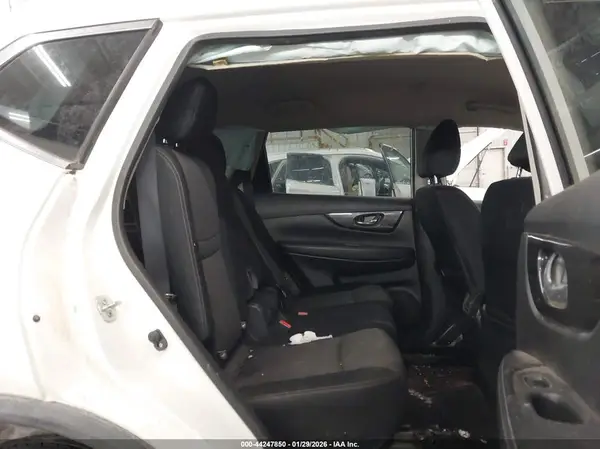 JN8AT2MV8HW280244 2017 NISSAN ROGUE - Image 8