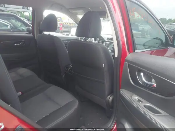 JN8AT2MV8HW283144 2017 NISSAN ROGUE - Image 8