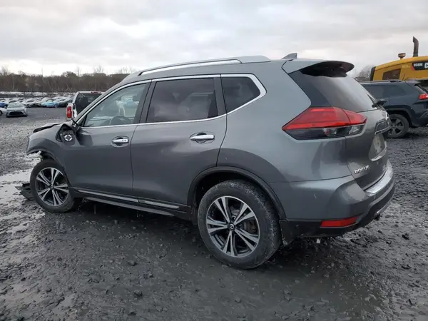 JN8AT2MV8HW284567 2017 NISSAN ROGUE - Image 2