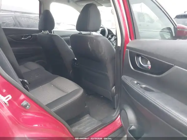 JN8AT2MV8HW285301 2017 NISSAN ROGUE - Image 8