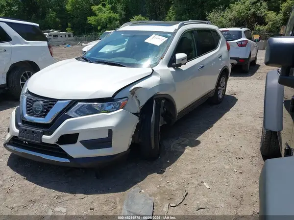 JN8AT2MV8JW301115 2018 NISSAN ROGUE - Image 2
