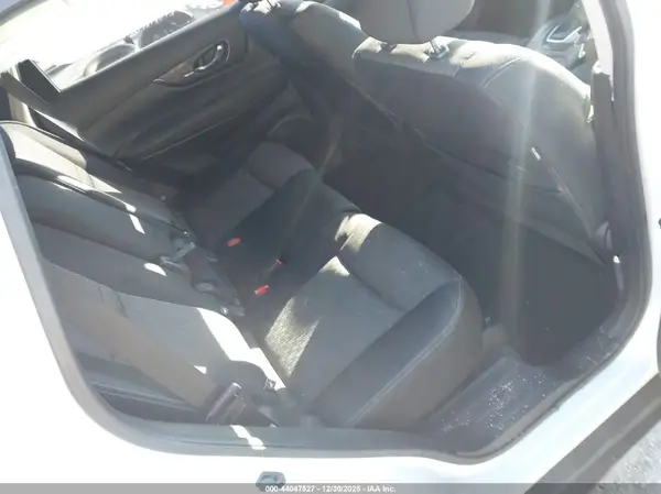 JN8AT2MV8JW302653 2018 NISSAN ROGUE - Image 8