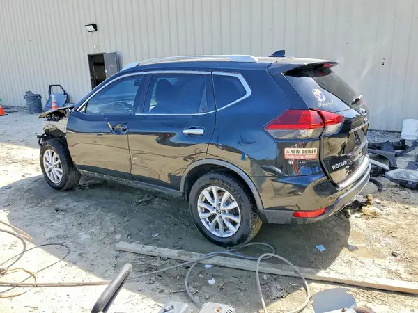 JN8AT2MV8JW303964 2018 NISSAN ROGUE - Image 2