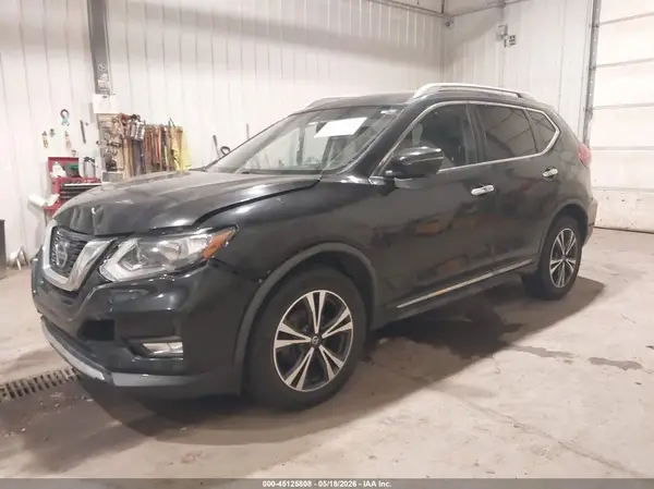 JN8AT2MV8JW304144 2018 NISSAN ROGUE - Image 2