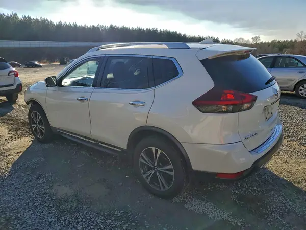 JN8AT2MV8JW304922 2018 NISSAN ROGUE - Image 2