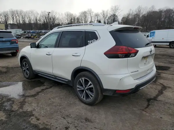 JN8AT2MV8JW305942 2018 NISSAN ROGUE - Image 2