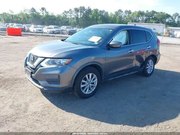 JN8AT2MV8JW307772 2018 NISSAN ROGUE - Image 2