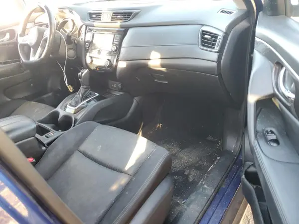JN8AT2MV8JW307822 2018 NISSAN ROGUE - Image 8