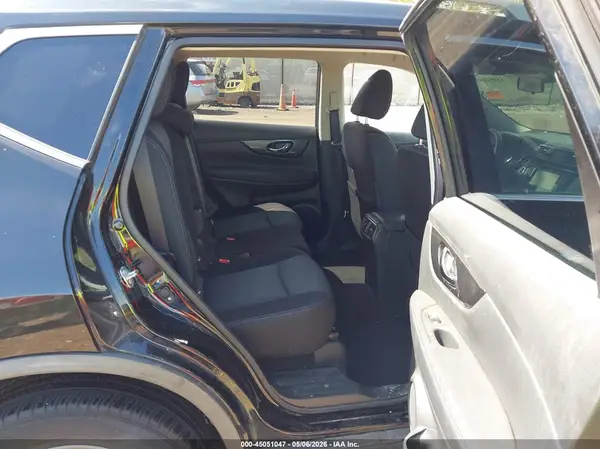 JN8AT2MV8JW308405 2018 NISSAN ROGUE - Image 8