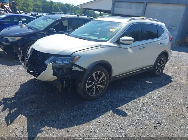 JN8AT2MV8JW309926 2018 NISSAN ROGUE - Image 2