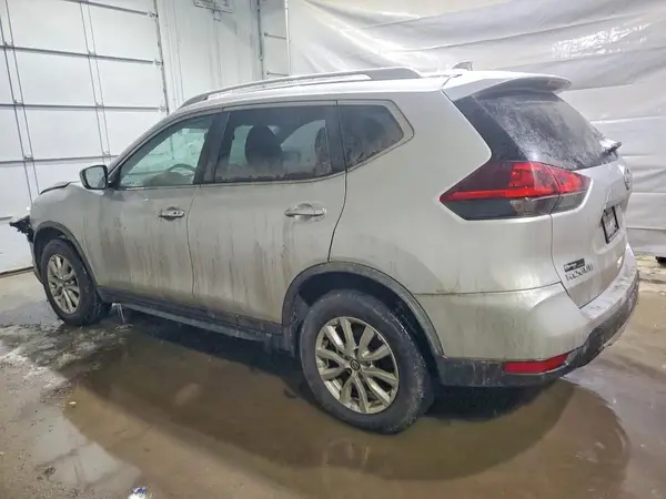 JN8AT2MV8JW310820 2018 NISSAN ROGUE - Image 2