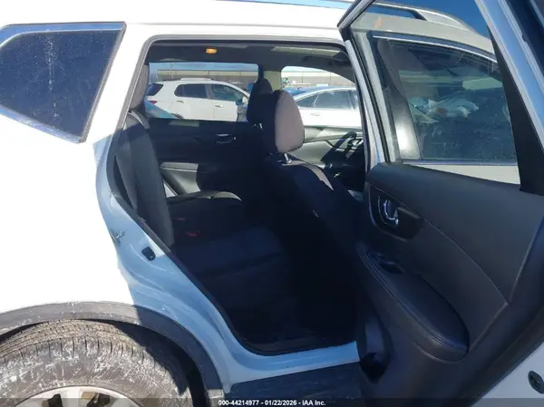 JN8AT2MV8JW311594 2018 NISSAN ROGUE - Image 8