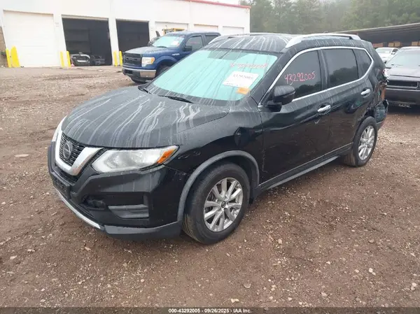 JN8AT2MV8JW313538 2018 NISSAN ROGUE - Image 2