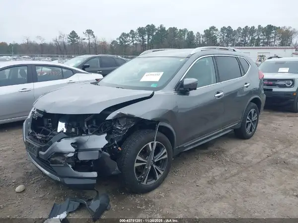 JN8AT2MV8JW315922 2018 NISSAN ROGUE - Image 2