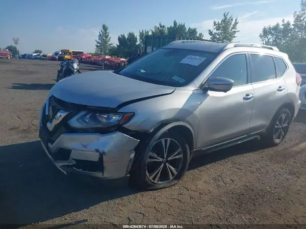 JN8AT2MV8JW316861 2018 NISSAN ROGUE - Image 2
