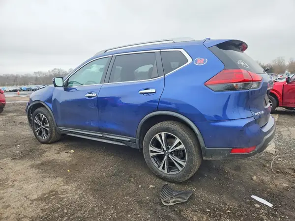 JN8AT2MV8JW317279 2018 NISSAN ROGUE - Image 2