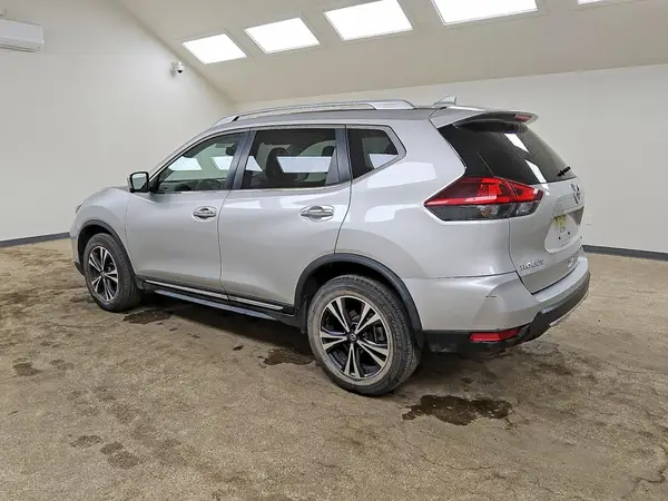 JN8AT2MV8JW318299 2018 NISSAN ROGUE - Image 2