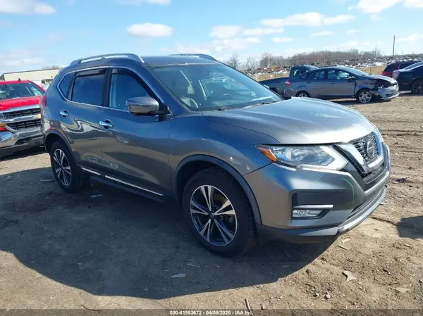 JN8AT2MV8JW318318 2018 NISSAN ROGUE - Image 1