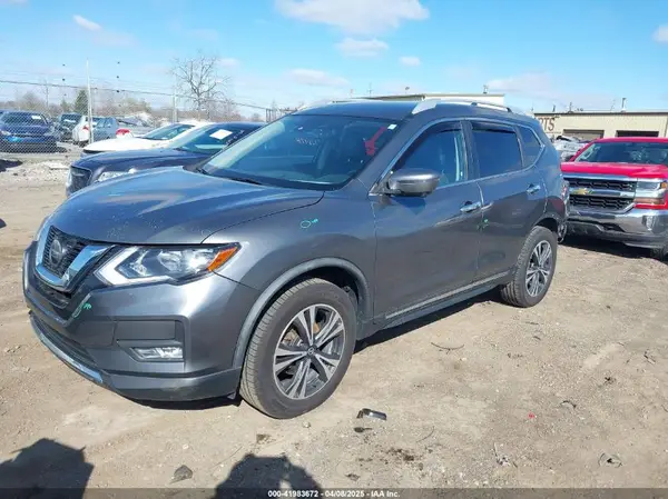 JN8AT2MV8JW318318 2018 NISSAN ROGUE - Image 2