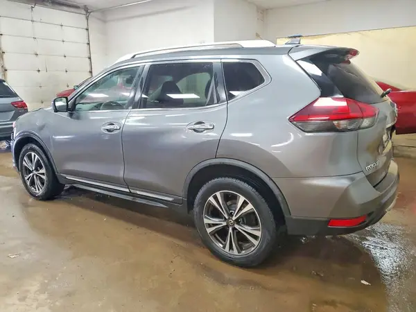 JN8AT2MV8JW318383 2018 NISSAN ROGUE - Image 2