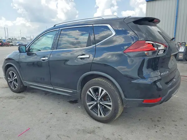 JN8AT2MV8JW318495 2018 NISSAN ROGUE - Image 2