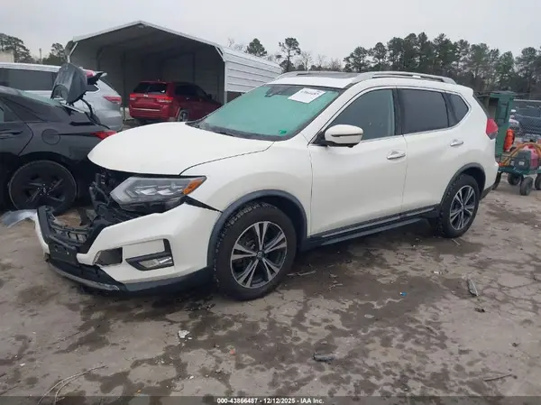 JN8AT2MV8JW320439 2018 NISSAN ROGUE - Image 2