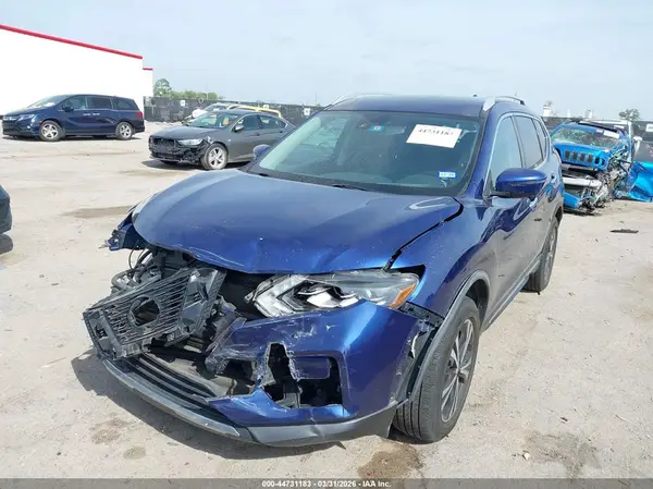 JN8AT2MV8JW320618 2018 NISSAN ROGUE - Image 2