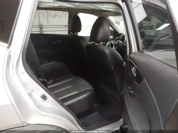 JN8AT2MV8JW321414 2018 NISSAN ROGUE - Image 8