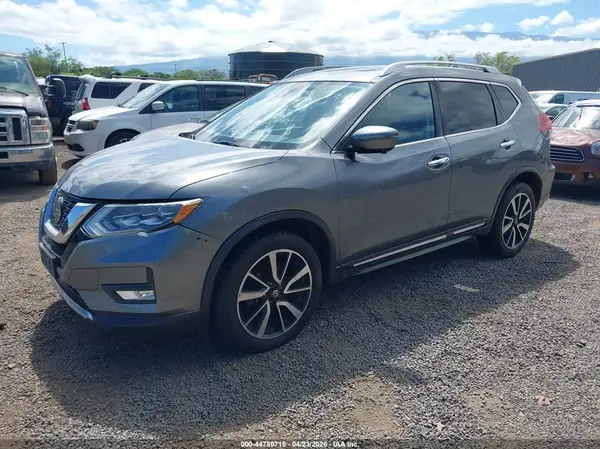 JN8AT2MV8JW325575 2018 NISSAN ROGUE - Image 2