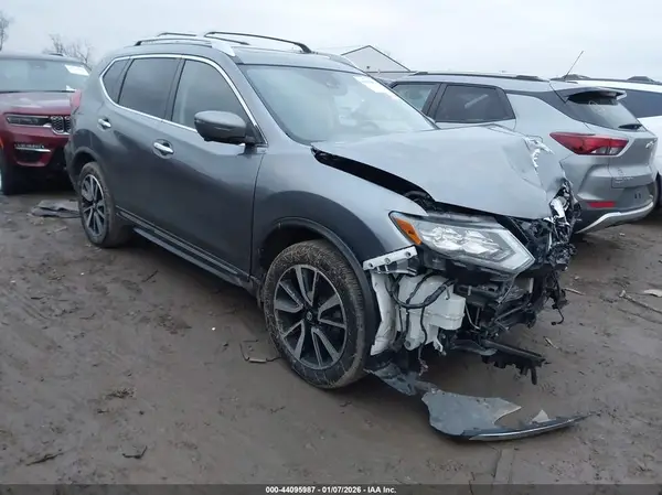 JN8AT2MV8JW326015 2018 NISSAN ROGUE - Image 1