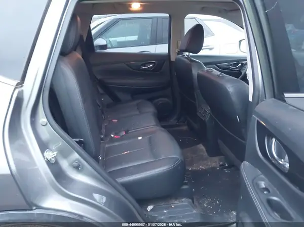 JN8AT2MV8JW326015 2018 NISSAN ROGUE - Image 8